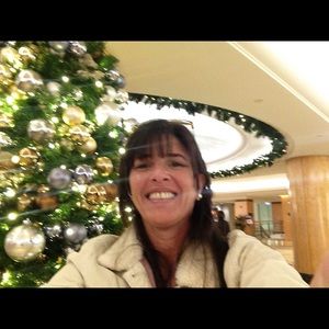 Meet your Posher, Ana